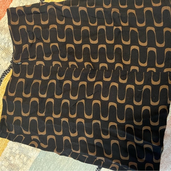 Reformation skirt - Picture 2 of 4